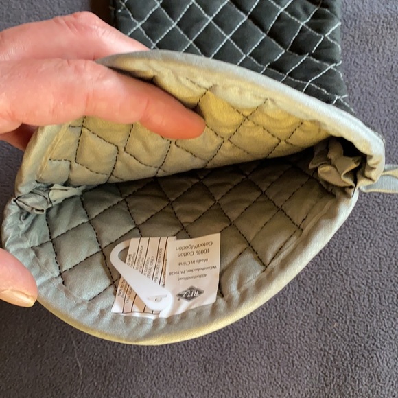 BBQ Grill Mitt,  Flame Resistant Extra Long 17"NWT - Picture 7 of 7